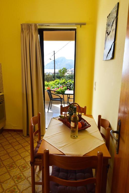 Zambia Apartments Plakiász Szoba fotó